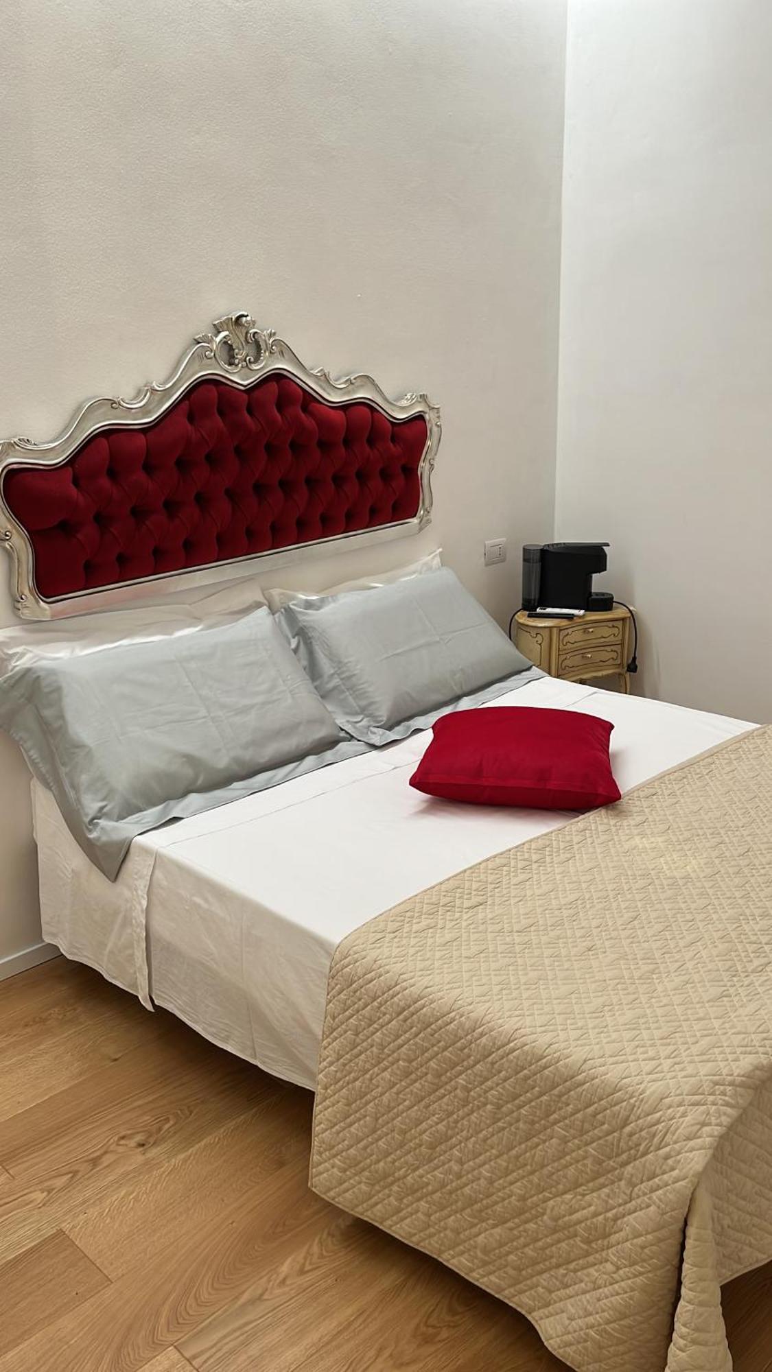 Rosarias Rooms Манфредония Экстерьер фото